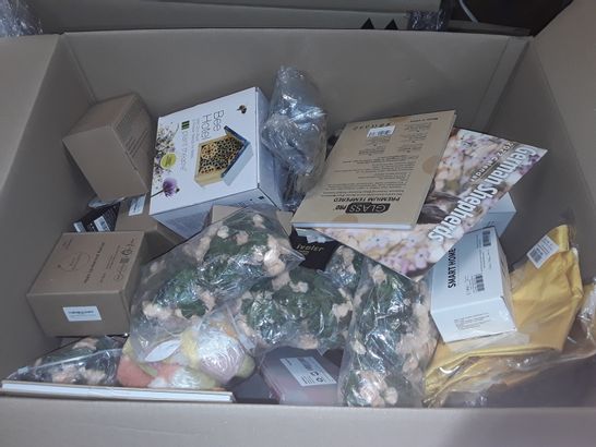 LOT OF ASSORTED HOUSEHOLD ITEMS TO INCLUDE BEE HOTEL, MAKE UP REMOVER PAD SETS AND ARTIFICIAL FLOWERS