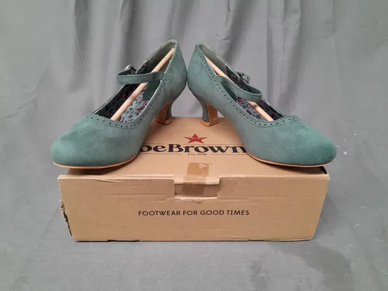 BOXED PAIR OF JOE BROWNS LOW HEELED FAUX SUEDE SHOES IN GREEN UK SIZE 4