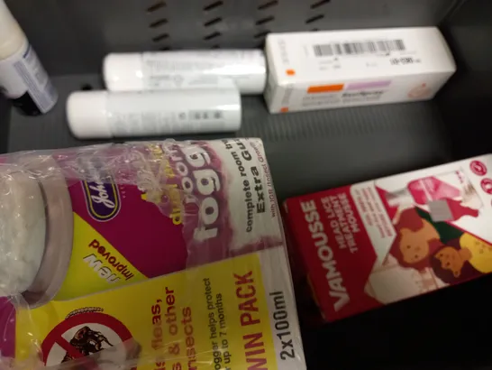 BOX OF APPROX 12 ASSORTED AEROSOLS TO INCLUDE DOVE DEODORANT, PAINT FACTORY NEON PINK SPRAY PAINT, BONDI SANDS SUNSCREEN MIST, ETC