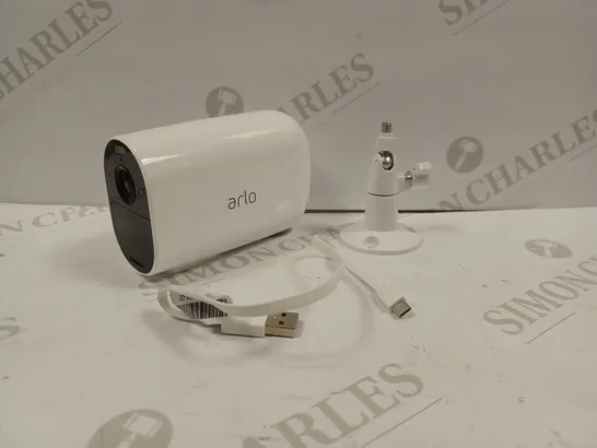 ARLO ESSENTIAL XL SPOTLIGHT CAMERA WHITE 