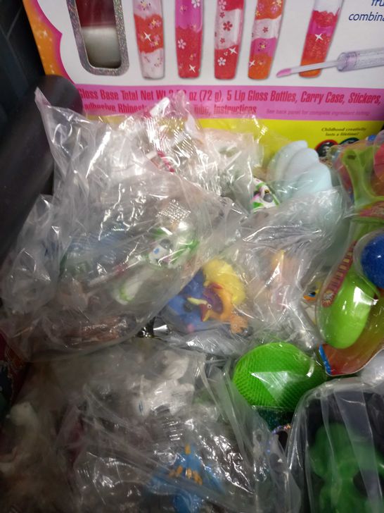 ASSORTED GAMES/TOYS APPROX 20+ ITEMS 