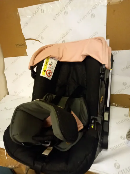 DOONA INFANT CAR SEAT - BLUSH SEAT