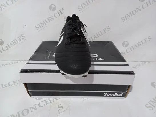 BOXED PAIR OF SONDICO STRIKE SG FOOTBALL BOOTS IN BLACK/WHITE UK SIZE 2