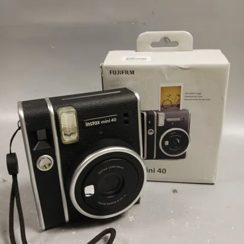 BOXED FUJIFILM INSTAX MINI 40 INSTANT CAMERA 