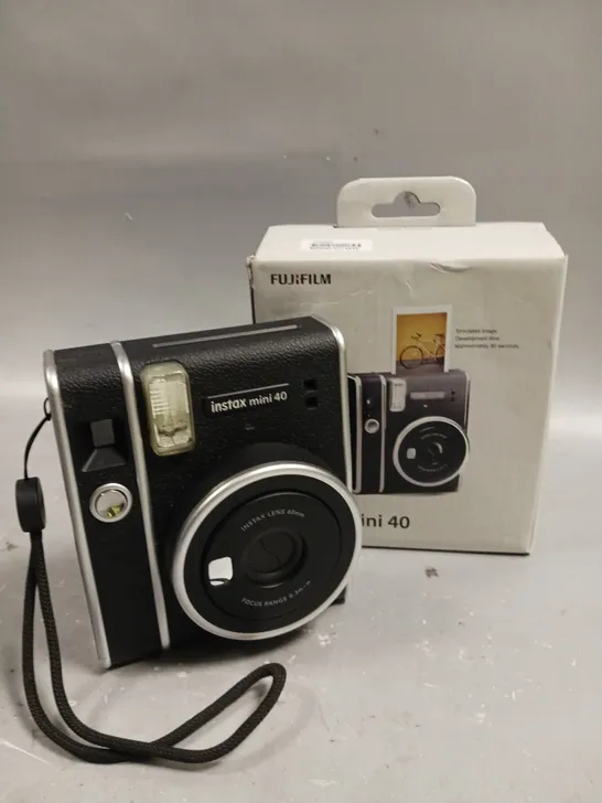 BOXED FUJIFILM INSTAX MINI 40 INSTANT CAMERA 