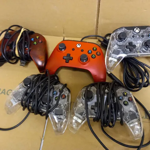 LOT OF 5 XBOX GAMEPADS