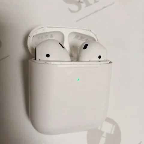 APPLE AIR PODS