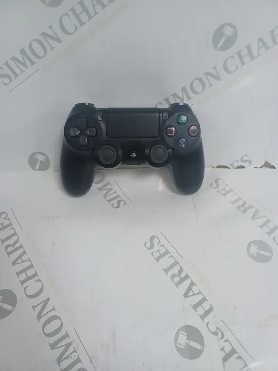 PLAYSTATION 4 REMOTE CONTROLLER