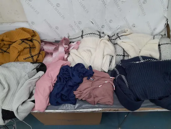 BOX OF APPROXIMATELY 10 ASSORTED CLOTHING ITEMS IN VARIOUS STYLES AND SIZES 