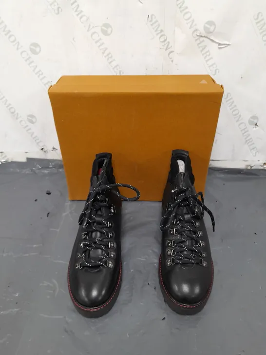 BOXED PAIR OF WHITE STUFF BLACK LEATHER BOOTS SIZE 6