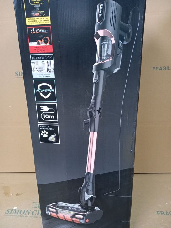 SHARK CORDED STICK VACUUM HZ500UKT