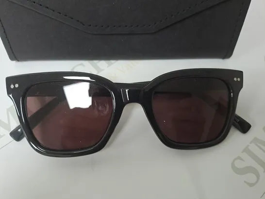 HUMMINGBIRD SUNGLASSES AND 2S READERS TAN 2.0