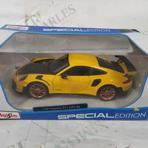 MAISTO SPECIAL EDITION 1:24 PORSCHE 911 GT2 RS DIECAST MODEL