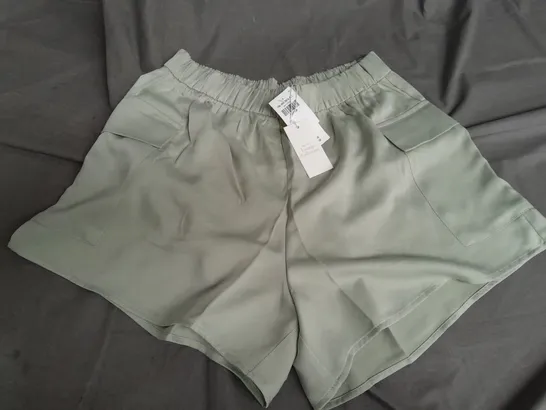 ABERCROMBIE & FITCH THE LOUNGE SHORTS IN GREEN - MEDIUM