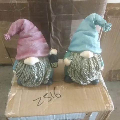 BOXED PAIR OF LED GNOMES FIGURES