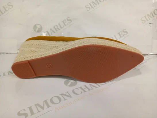 PAIR OF DESIGNER SLIP-ON WEDGE HEEL SUEDE SHOES IN SAFFRON COLOUR EU SIZE 40