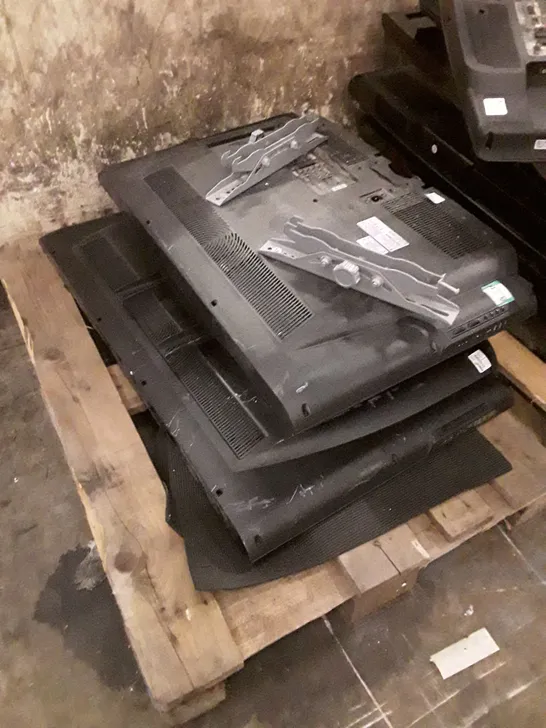 PALLET CONTAINING APPROXIMATELY 3 ASSORTED TVS