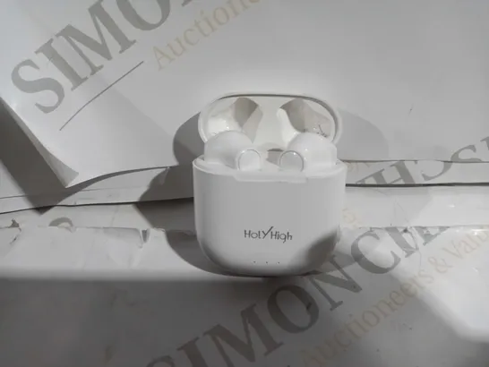 BOXED HOLY HIGH PORTABLE EARBUDS IN WHITE