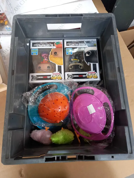 BOX OF APPROX 30 ASSORTED TOYS TO INCLUDE - BIG BANG THEORY POP FIGURES, DELUXE CHEF SET, PACK OF 2 DUMMYS ETC