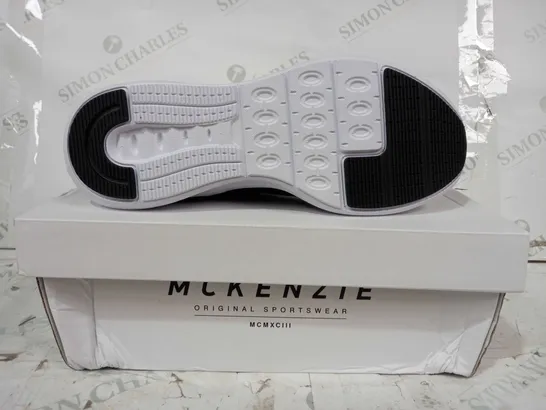 BOXED PAIR OF MCKENZIE TRAINERS IN GREY/BLACK UK SIZE 7