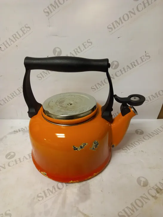 LE CREUSET STOVE KETTLE 2.1L