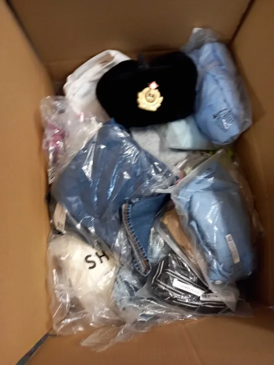 BOX OF APPROX 35 ASSORTED CLOTHING ITEMS TO INCLUDE - DRESSES, T-SHIRTS AND TROUSERS