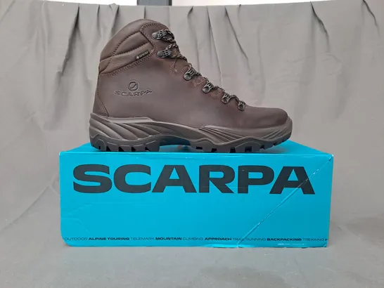 BOXED PAIR OF SCARPA TERRA GTX BOOTS IN BROWN UK SIZE 7