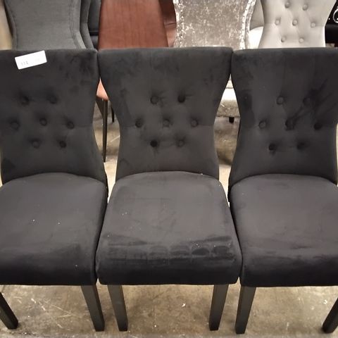 5 DESIGNER BLACK PLUSH FABRIC CHAIRS WITH BUTTONED BACKS ON BLACK LEGS