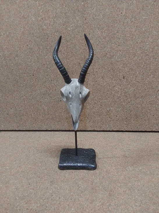 ANTELOPE SKULL ORNAMENT 