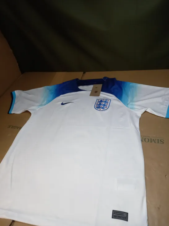 ENGLAND FC FOOTBALL JERSEY SIZE 2XL