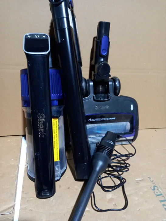 SHARK CORDLESS STICK VACUUM IZ390UKTQ