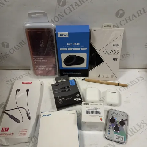 BOX OF APPROXIMATELY 35 ASSORTED PHONE & TABLET ACCESSORIES TO INCLUDE POWERBANK, AIR POD CHARGING CASE, GLASS PROTECTORS ETC 