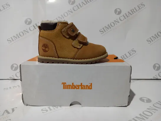 BOXED PAIR OF TIMBERLAND POKEY PINE KIDS BOOTS IN WHEAT UK SIZE 5