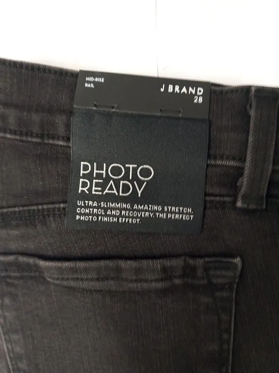 J BRAND PHOTO READY ULTRA SLIMMING MID RISE RAIL JEANS SIZE 28