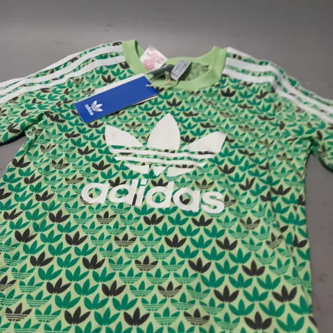 ADIDAS SHORT TEE IN GREEN - UK 6-7 YEARS