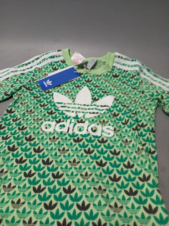 ADIDAS SHORT TEE IN GREEN - UK 6-7 YEARS