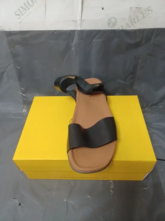 STRIVE LADIES SANDALS BLACK SIZE 6  