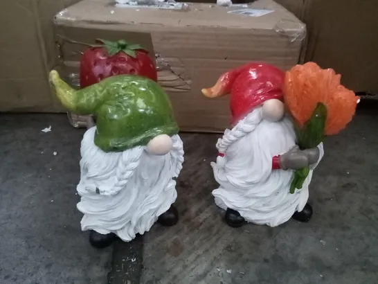 BOXED SET OF 2 CARRYING GNOMES