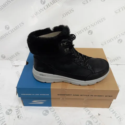 SKECHERS GLACIAL ULTRA BOOTS SIZE 7