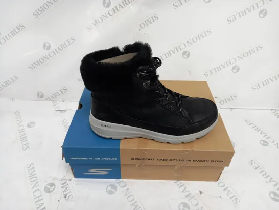 SKECHERS GLACIAL ULTRA BOOTS SIZE 7