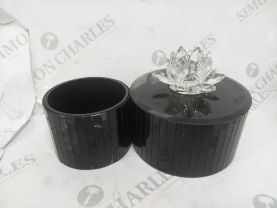 JULIEN MACDONALD SET OF 2 TRINKET BOXES 