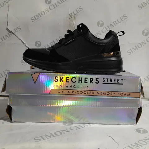 BOXED SKECHERS BILLION TRAINERS, BLACK - SIZE 4