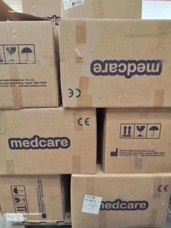 PALLET OF APPROXIMATELY 800 ASSORTED BRAND NEW MEDICARE LAMINATED NON STERILE GOWNS - SIZE XL