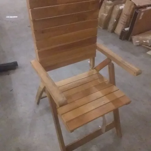 WOODEN FOLDABLE DECK CHAIR