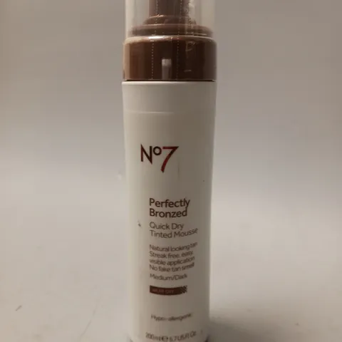 NO7 PERFECTLY BRONZED QUICK DRY TINTED MOUSSE - 200ML