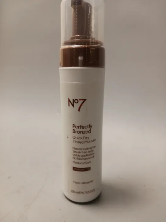 NO7 PERFECTLY BRONZED QUICK DRY TINTED MOUSSE - 200ML