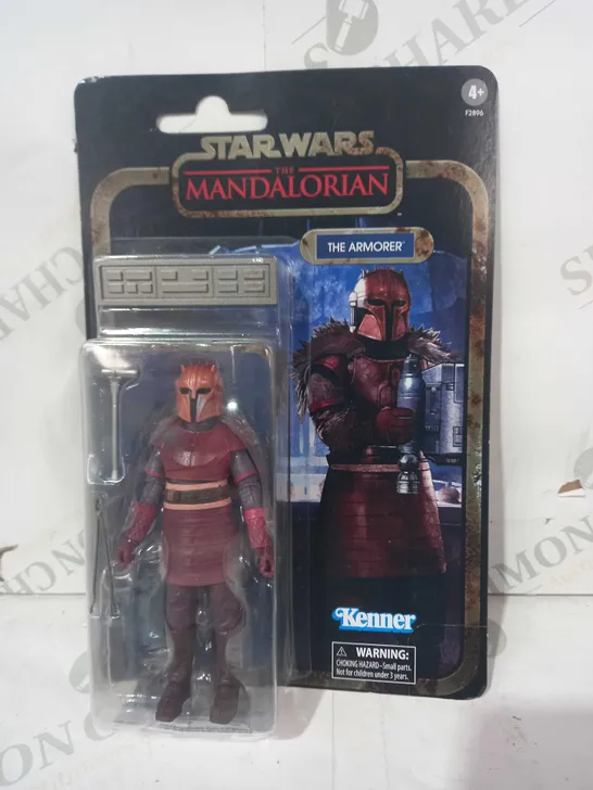 STAR WARS THE BLACK SERIES - THE MANDALORIAN - THE ARMORER FIGURE