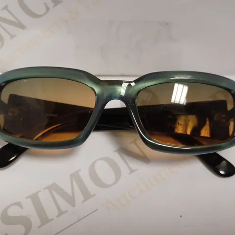 FENDI GREEN FRAMED SUNGLASSES