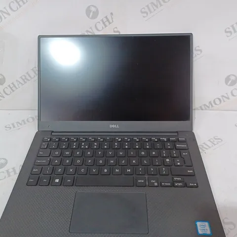 DELL XPS LAPTOP IN METALLIC SILVER