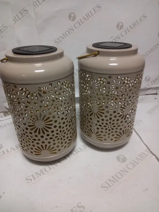 GARDEN REFLECTIONS SET OF 2 PATTERNED SOLAR LANTERNS, FLOWER